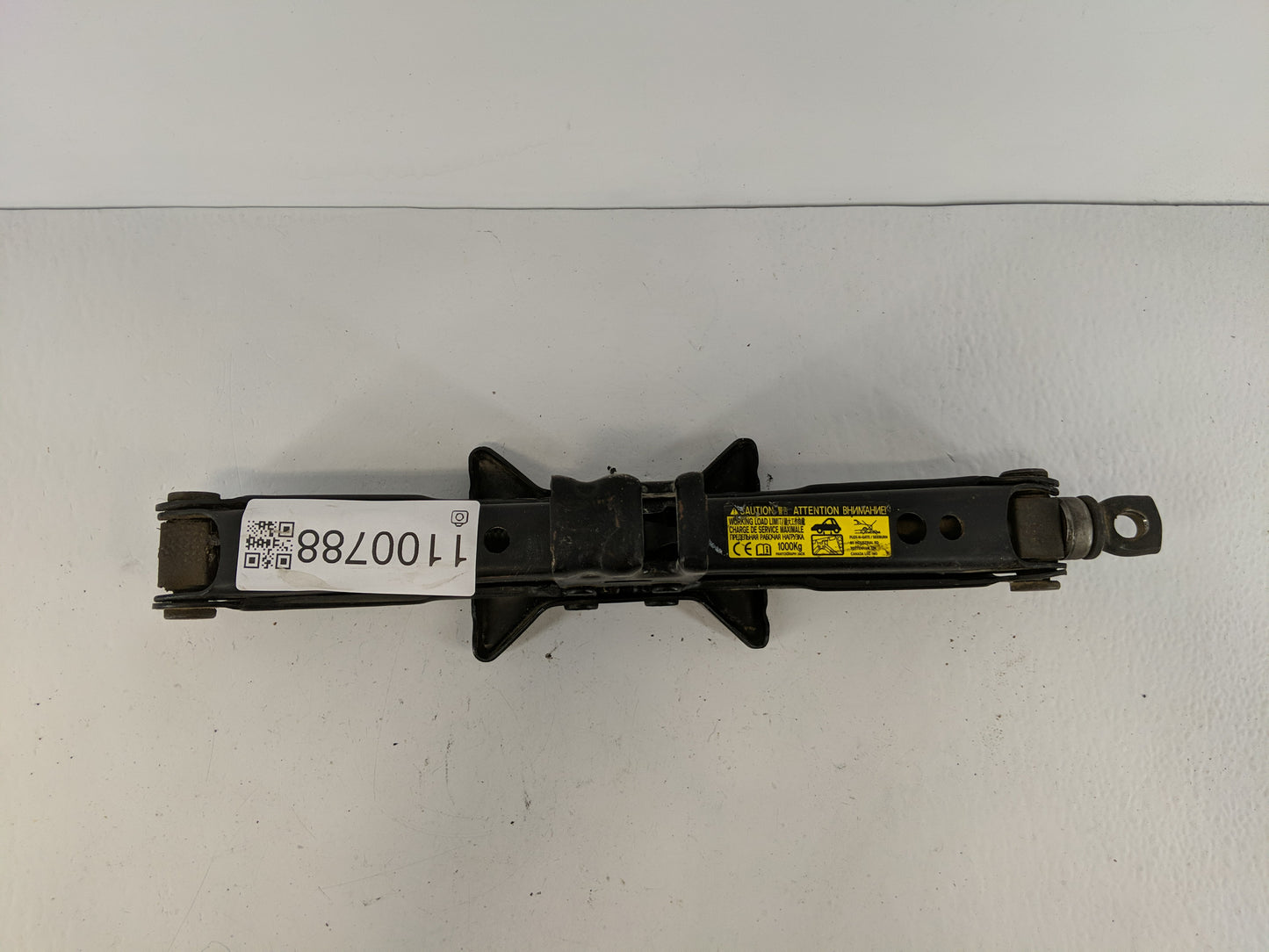 2013 Toyota Camry Spare Scissor Car Jack 1100788 - Oemusedautoparts1.com