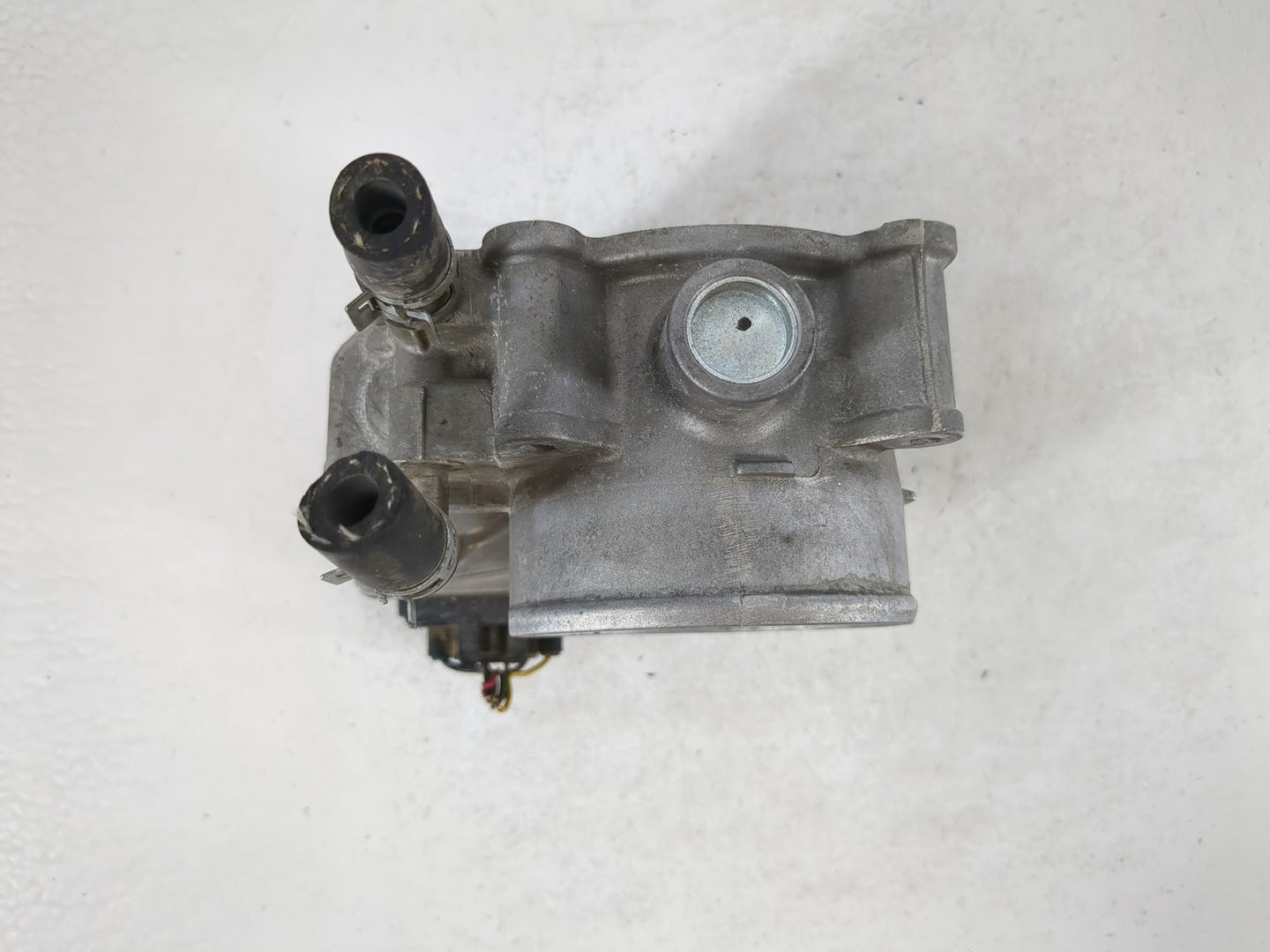 2007-2017 Toyota Camry Throttle Body P/N:22030-0P050 Fits OEM Used Auto Parts - Oemusedautoparts1.com