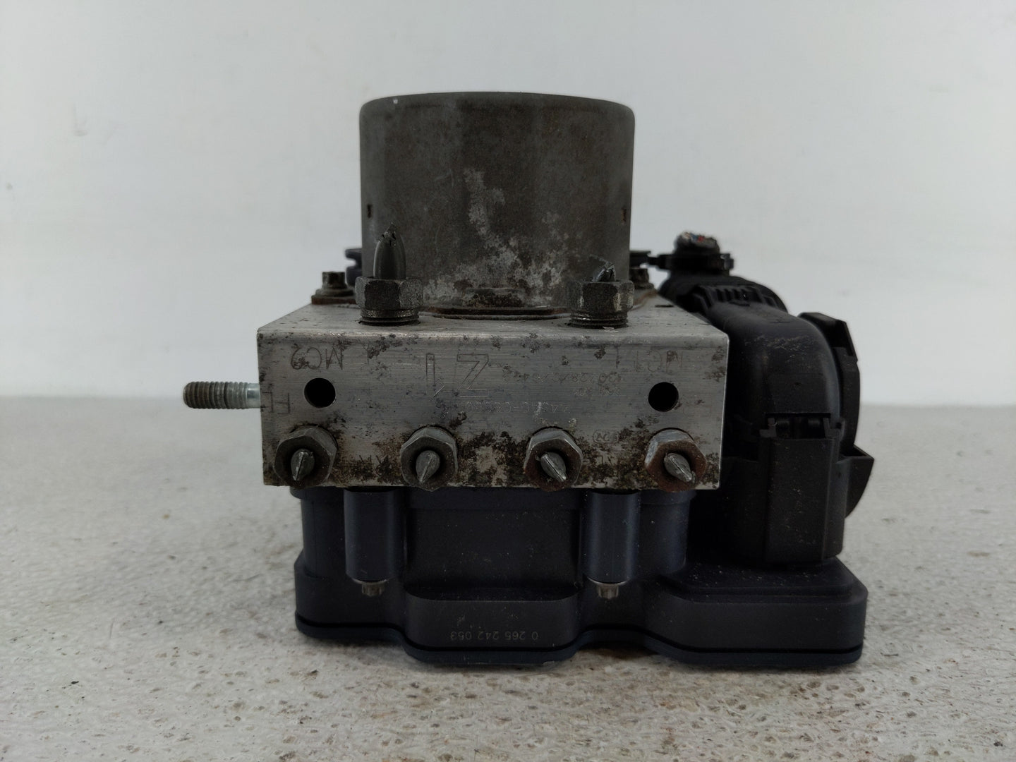 2013-2014 Toyota Camry ABS Pump Control Module Replacement P/N:44540-06080 Fits Fits 2013 2014 OEM Used Auto Parts - Oemused