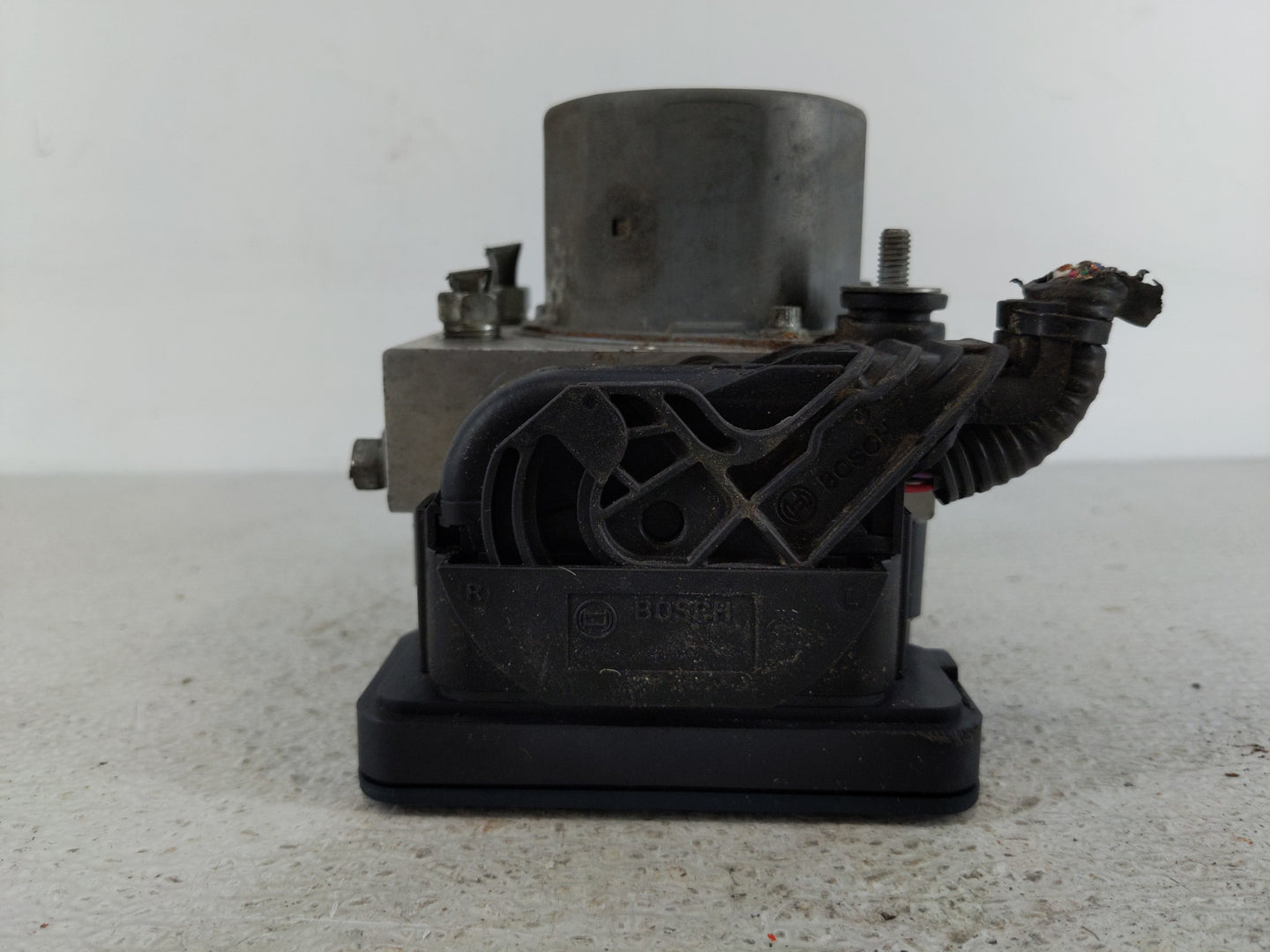 2013-2014 Toyota Camry ABS Pump Control Module Replacement P/N:44540-06080 Fits Fits 2013 2014 OEM Used Auto Parts - Oemused