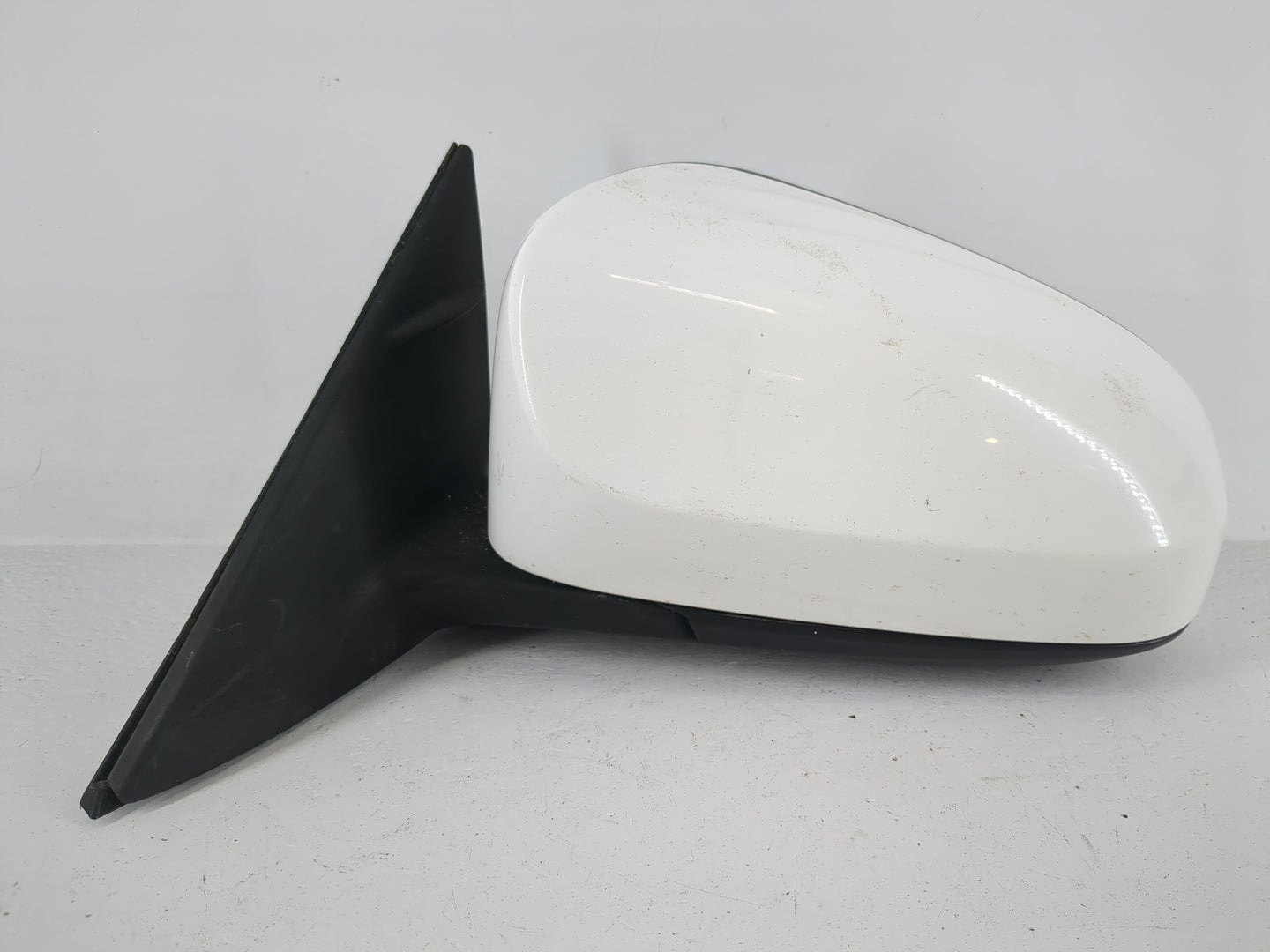2012-2014 Toyota Camry Driver Side View Mirror - Left Door Mirror OEM Used - Oemusedautoparts1.com