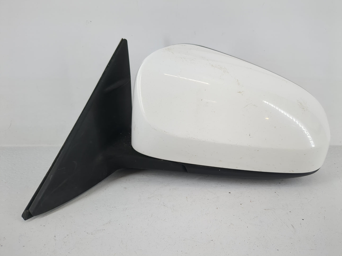 2012-2014 Toyota Camry Driver Side View Mirror - Left Door Mirror OEM Used - Oemusedautoparts1.com