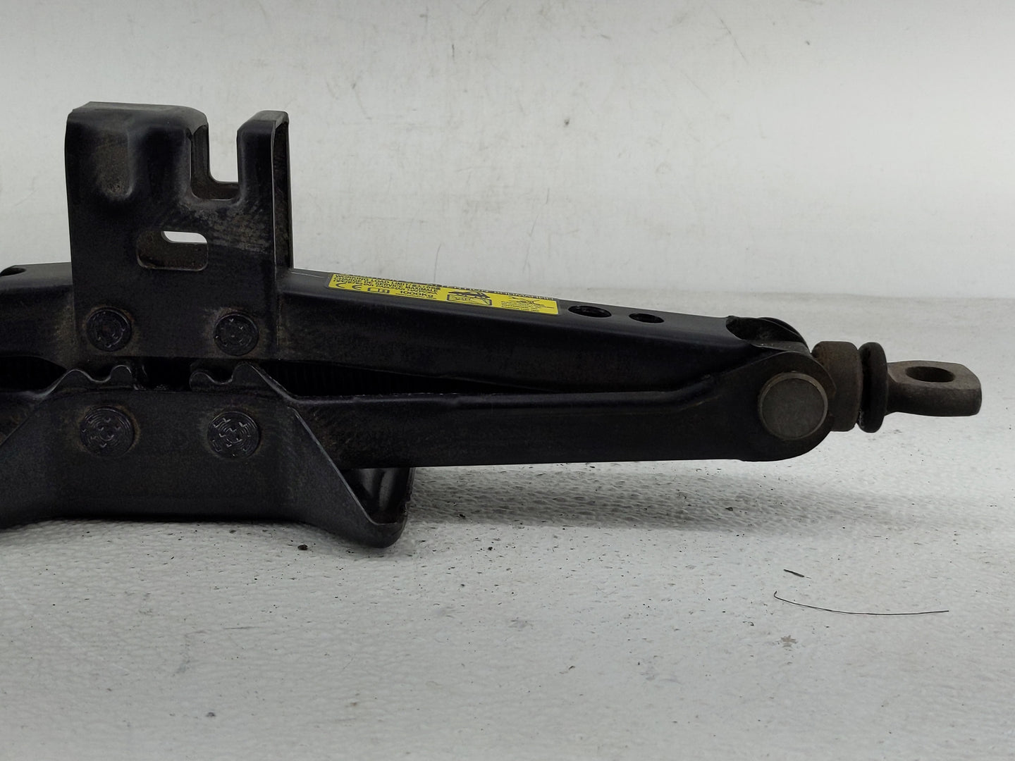 2013 Toyota Camry Spare Scissor Car Jack - Oemusedautoparts1.com
