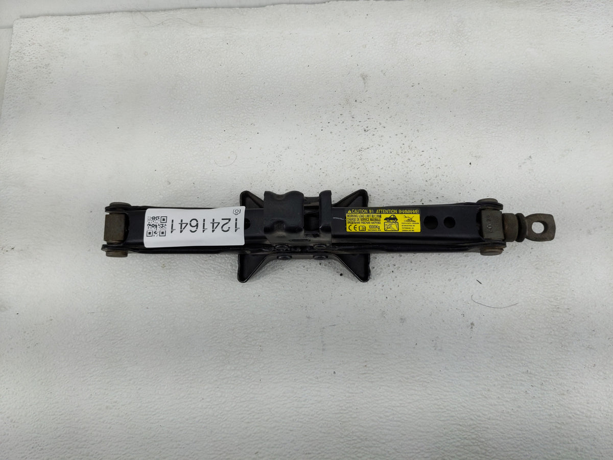 2013 Toyota Camry Spare Scissor Car Jack 1241641 - Oemusedautoparts1.com