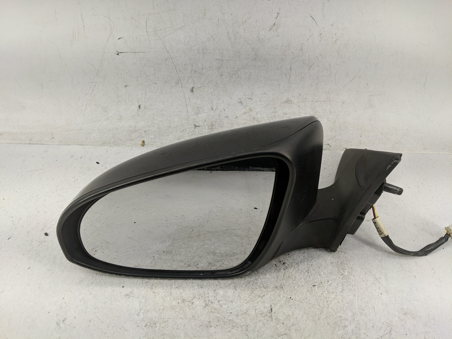 2013 Toyota Camry Side Mirror Replacement Driver Left View Door Mirror Fits OEM Used Auto Parts - Oemusedautoparts1.com