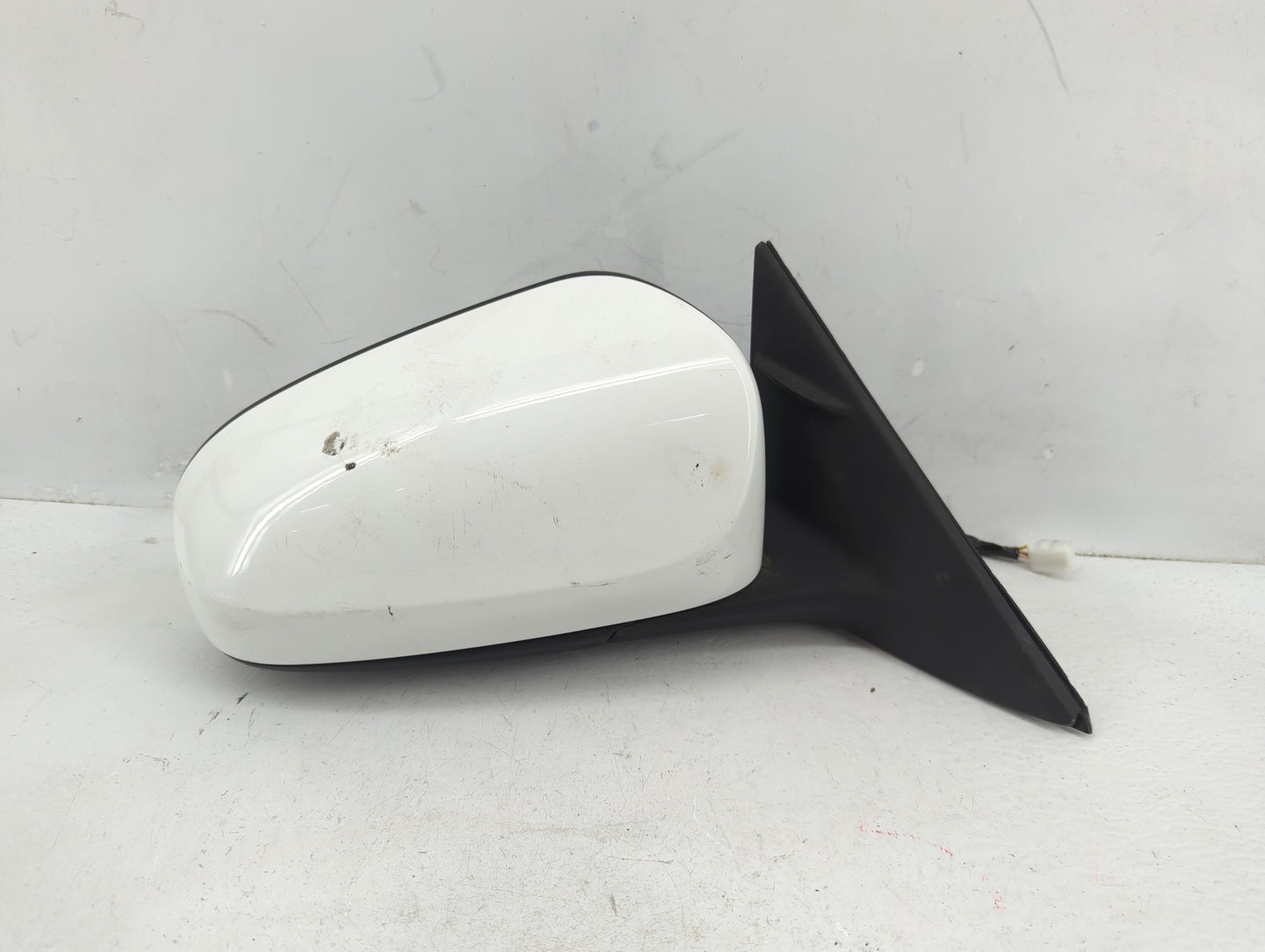 2012-2014 Toyota Camry Passenger Side View Mirror - Right Door Mirror OEM Used - Oemusedautoparts1.com