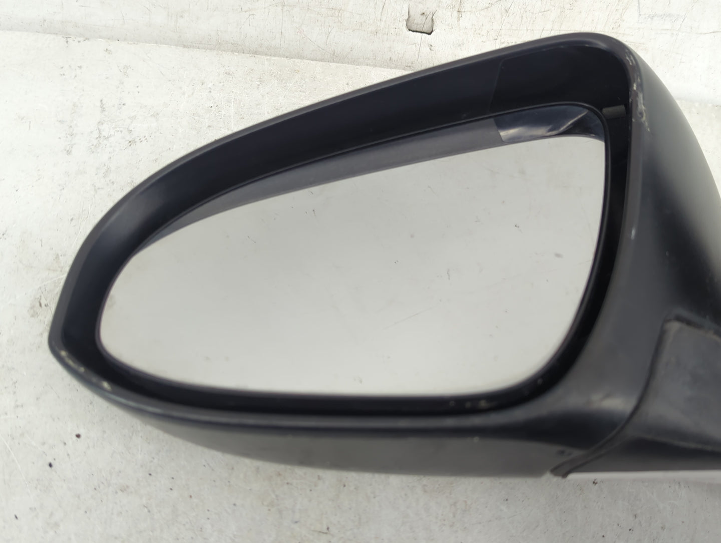 2012-2014 Toyota Camry Driver Side View Mirror - Left Door Mirror OEM Used - Oemusedautoparts1.com