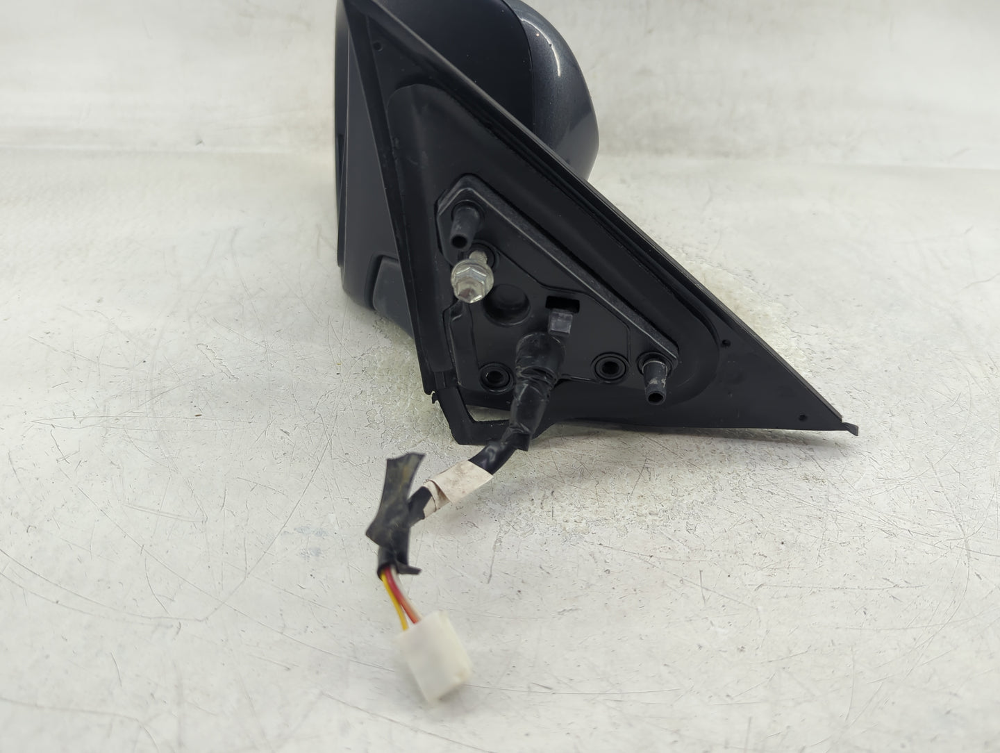 2012-2014 Toyota Camry Driver Side View Mirror - Left Door Mirror OEM Used - Oemusedautoparts1.com