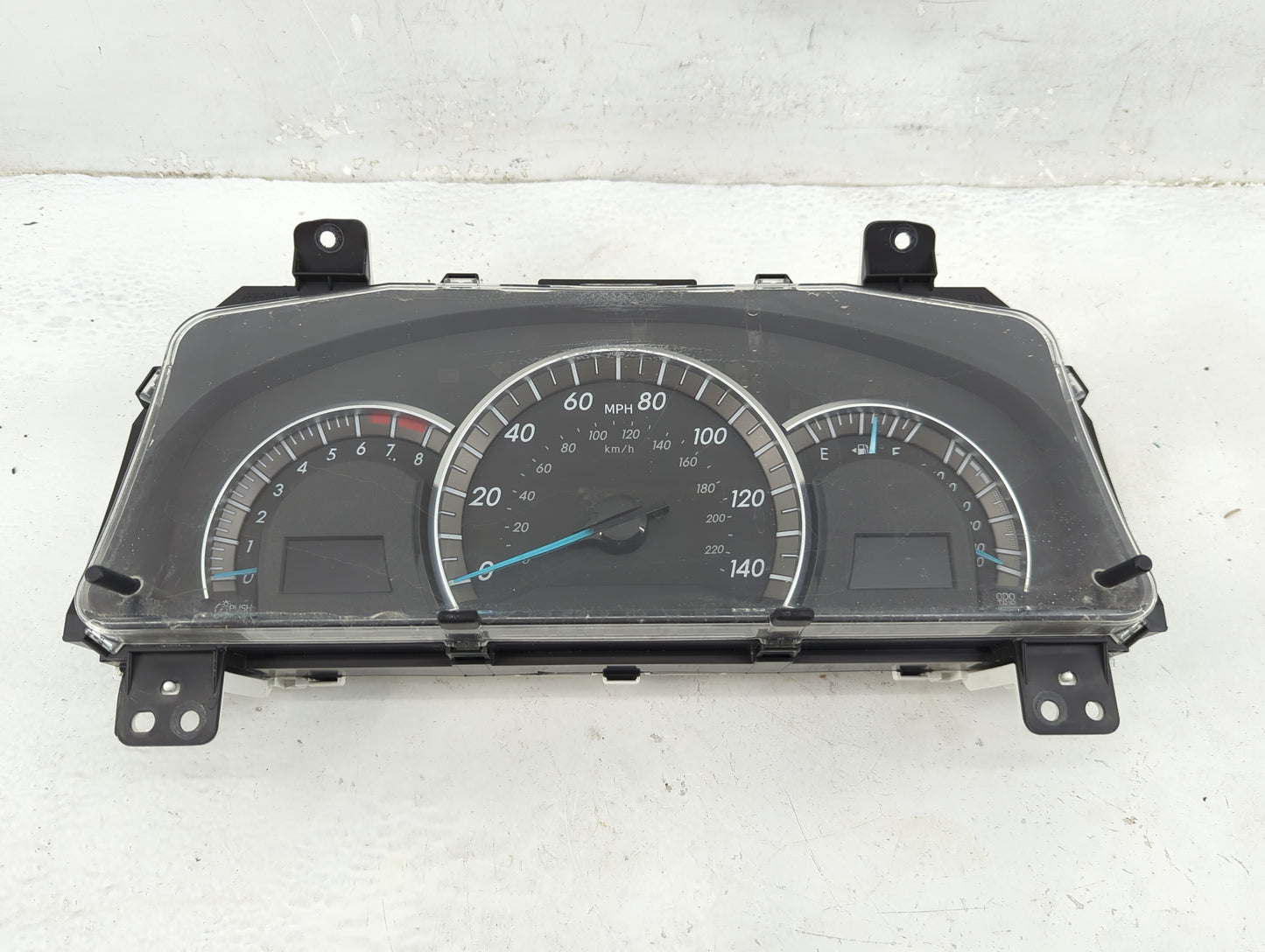 2013-2014 Toyota Camry Instrument Cluster Speedometer Gauges P/N:83800-0X640-00 Fits Fits 2013 2014 OEM Used Auto Parts - Oe