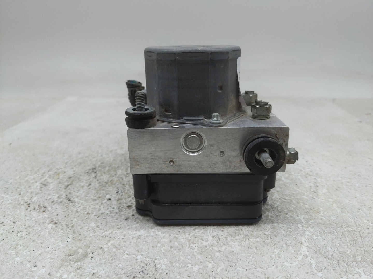 2013-2014 Toyota Camry ABS Pump Control Module Replacement P/N:44540-06080 Fits Fits 2013 2014 OEM Used Auto Parts - Oemused