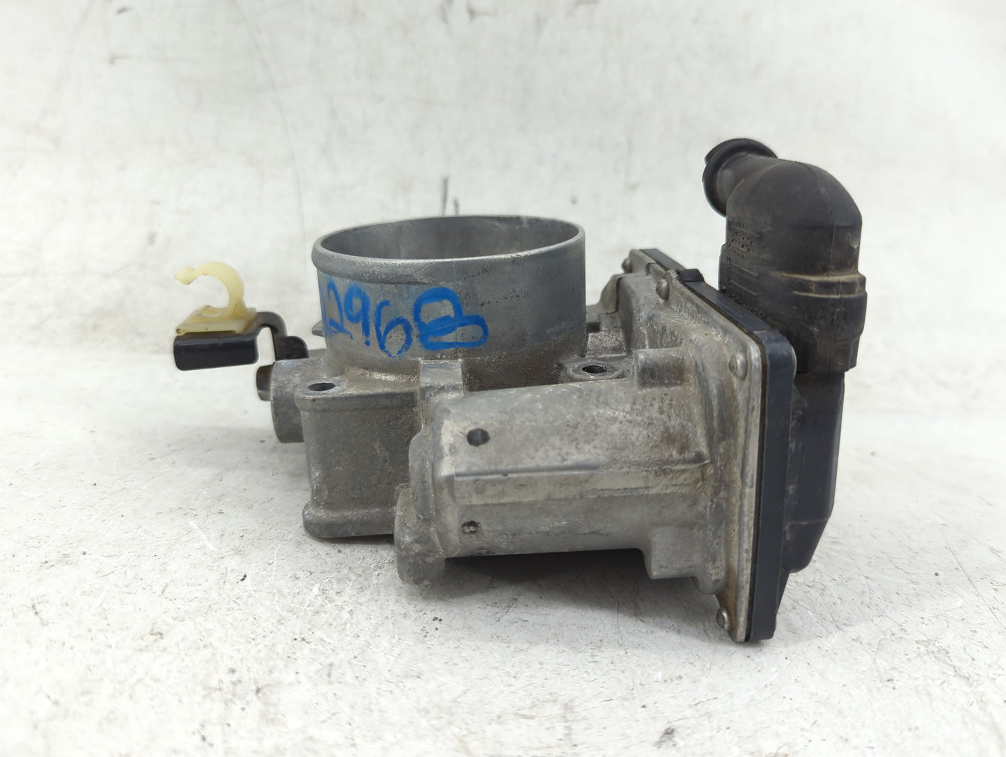 2010-2017 Toyota Camry Throttle Body P/N:22030-0V010 Fits Fits 2009 2010 2011 2012 2013 2014 2015 2016 2017 2018 2019 OEM Us