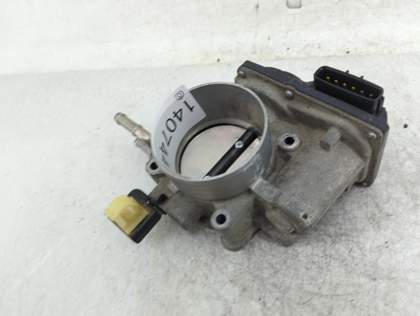 2010-2017 Toyota Camry Throttle Body Fits Fits 2009 2010 2011 2012 2013 2014 2015 2016 2017 2018 2019 OEM Used Auto Parts - 