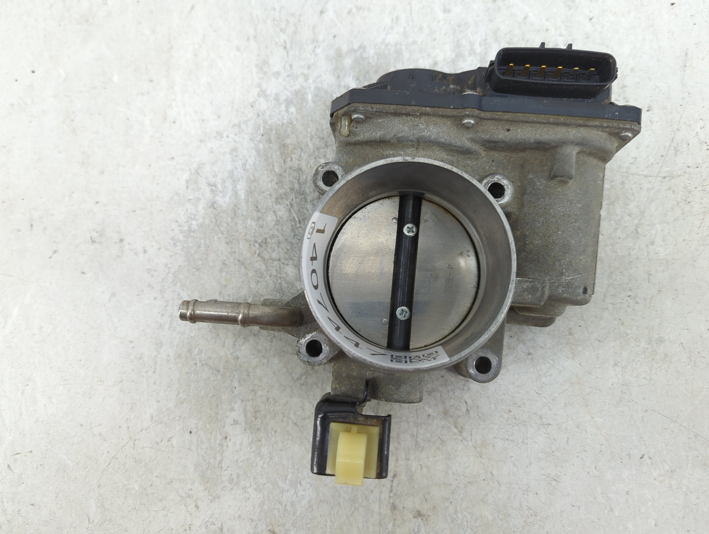 2010-2017 Toyota Camry Throttle Body Fits Fits 2009 2010 2011 2012 2013 2014 2015 2016 2017 2018 2019 OEM Used Auto Parts - 