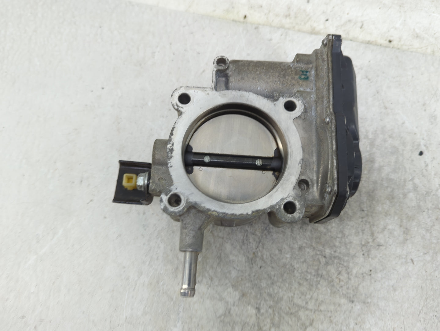 2010-2017 Toyota Camry Throttle Body Fits Fits 2009 2010 2011 2012 2013 2014 2015 2016 2017 2018 2019 OEM Used Auto Parts - 