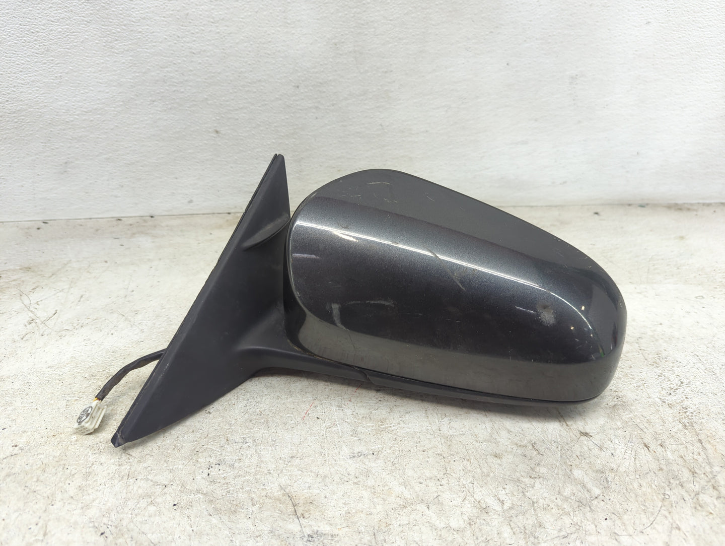 2012-2014 Toyota Camry Driver Side View Mirror - Left Door Mirror OEM Used - Oemusedautoparts1.com