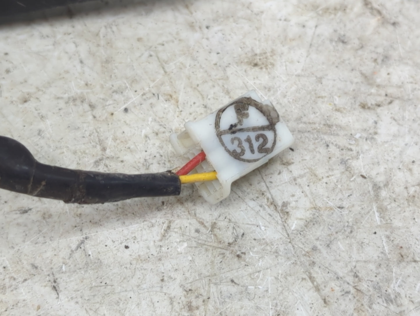 2012-2014 Toyota Camry Driver Side View Mirror - Left Door Mirror OEM Used - Oemusedautoparts1.com