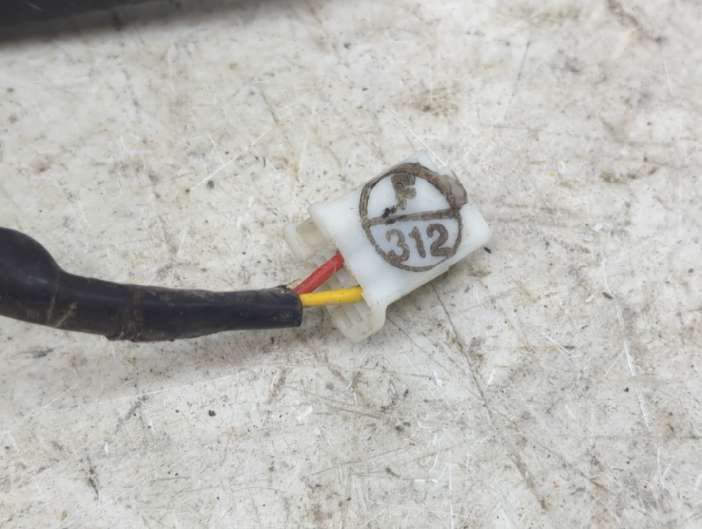 2012-2014 Toyota Camry Driver Side View Mirror - Left Door Mirror OEM Used - Oemusedautoparts1.com