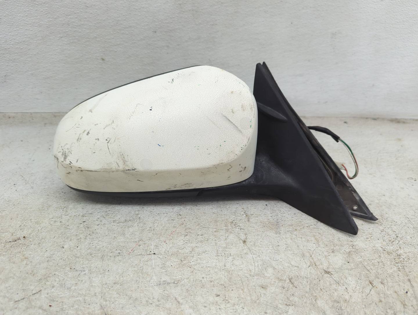 2012-2014 Toyota Camry Passenger Side View Mirror - Right Door Mirror OEM Used - Oemusedautoparts1.com