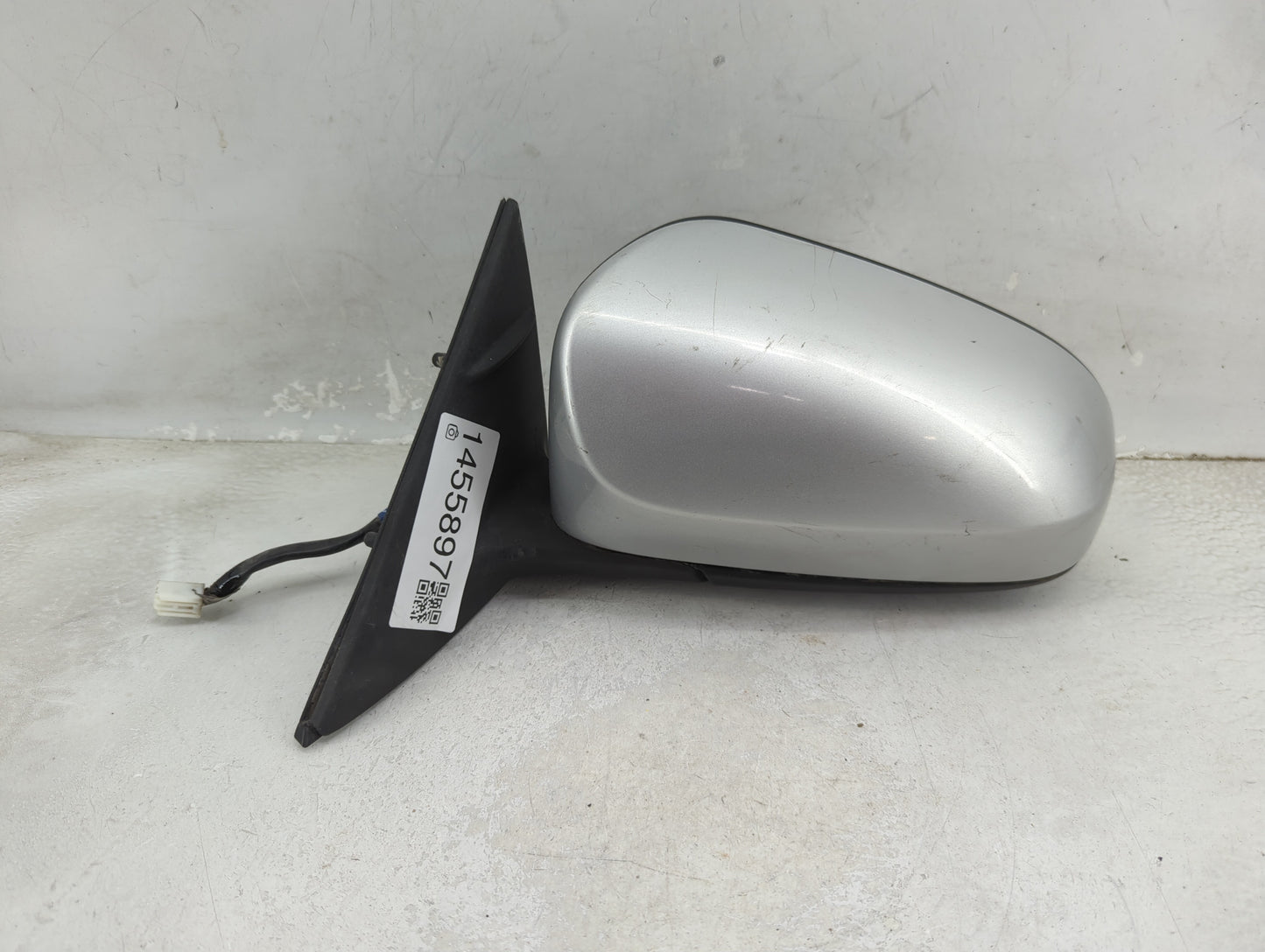 2012-2014 Toyota Camry Driver Side View Mirror - Left Door Mirror OEM Used - Oemusedautoparts1.com