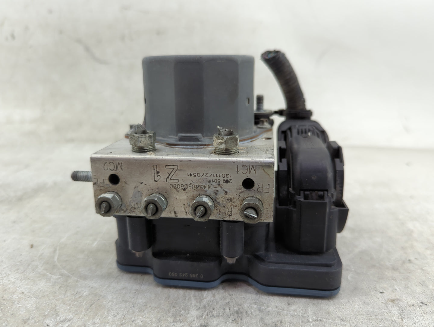 2013-2014 Toyota Camry ABS Pump Control Module Replacement P/N:44540-06080 Fits Fits 2013 2014 OEM Used Auto Parts - Oemused