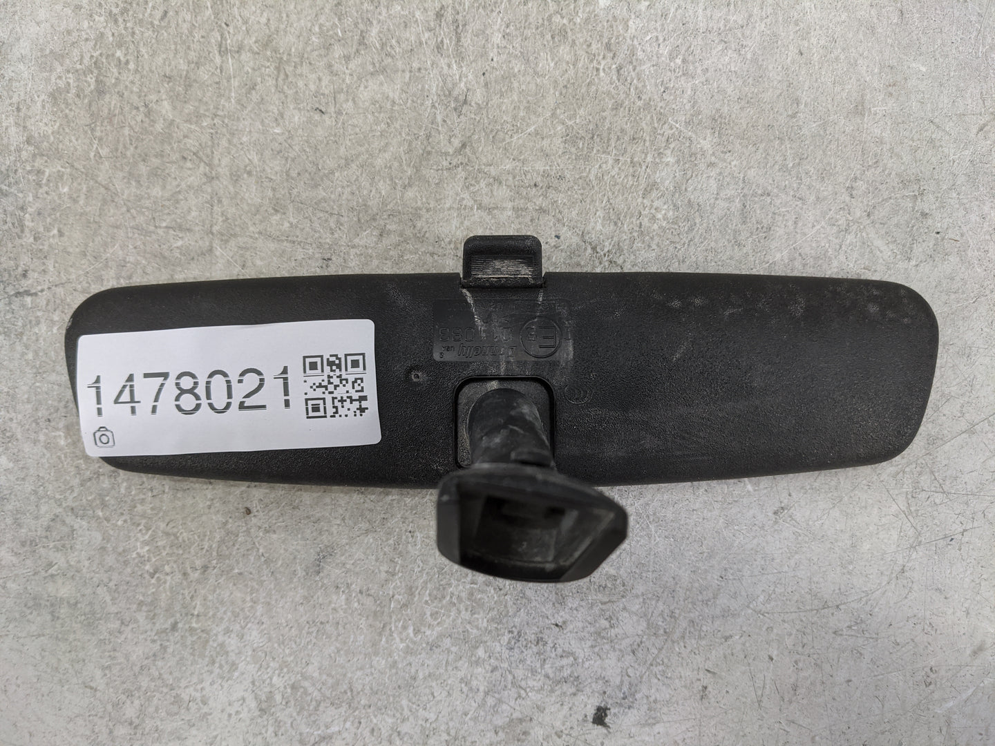2013 Toyota Camry Interior Rear View Mirror Replacement OEM P/N:E8 011083 Fits OEM Used Auto Parts - Oemusedautoparts1.com