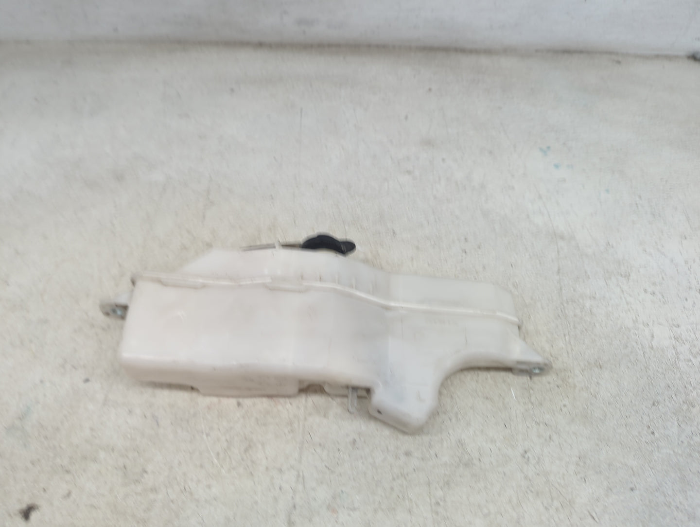 2013 Toyota Camry Radiator Coolant Overflow Expansion Tank Bottle - Oemusedautoparts1.com