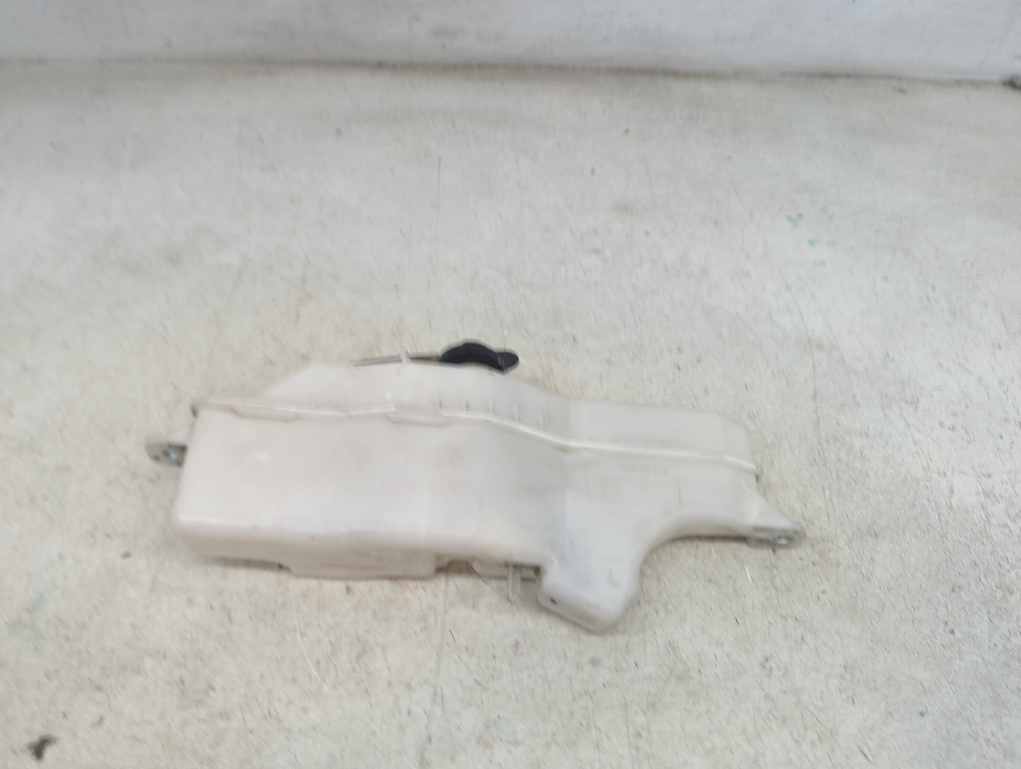 2013 Toyota Camry Radiator Coolant Overflow Expansion Tank Bottle - Oemusedautoparts1.com
