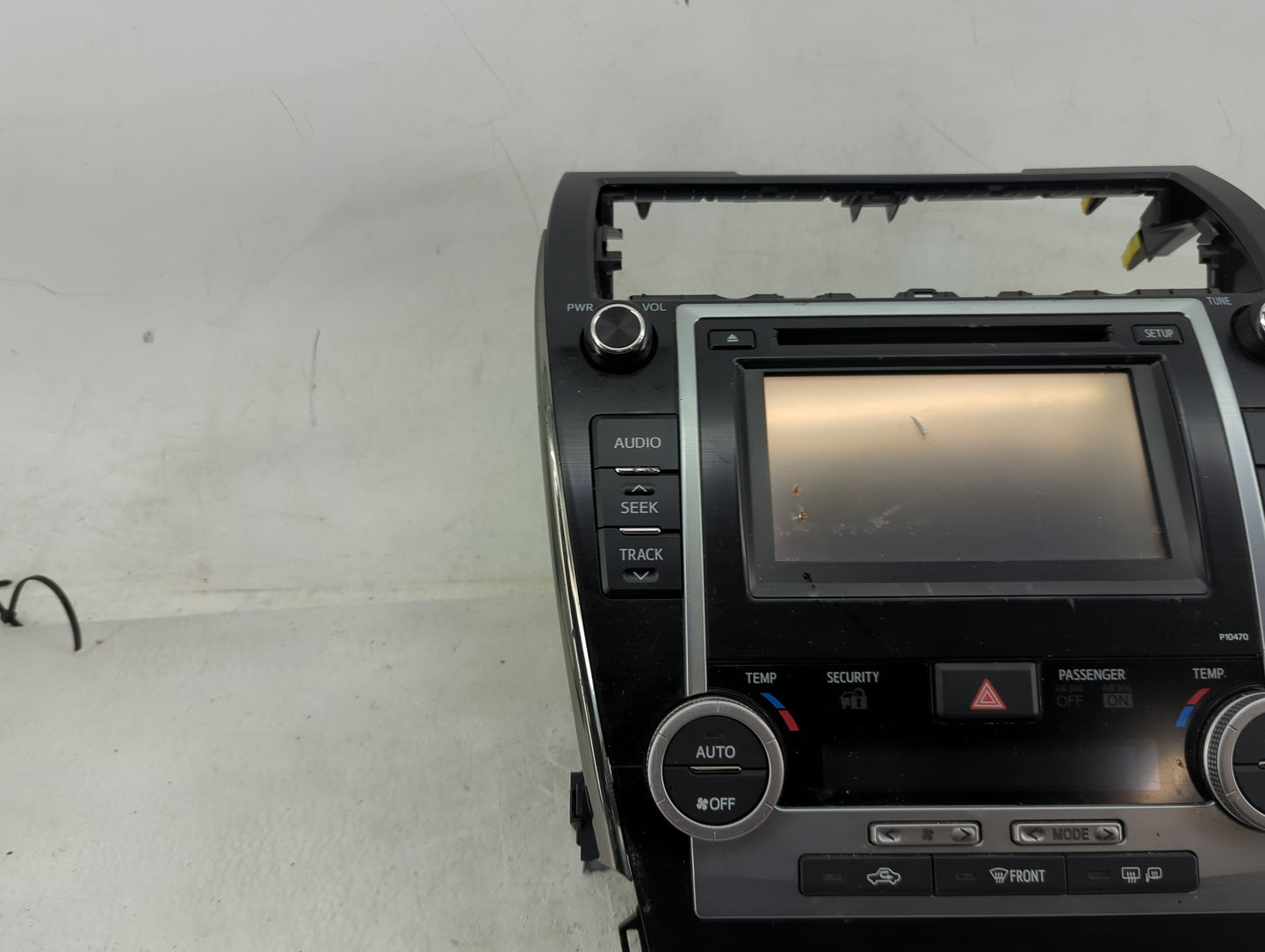 2013 Toyota Camry Radio AM FM Cd Player Receiver Replacement P/N:P10470 Fits OEM Used Auto Parts - Oemusedautoparts1.com