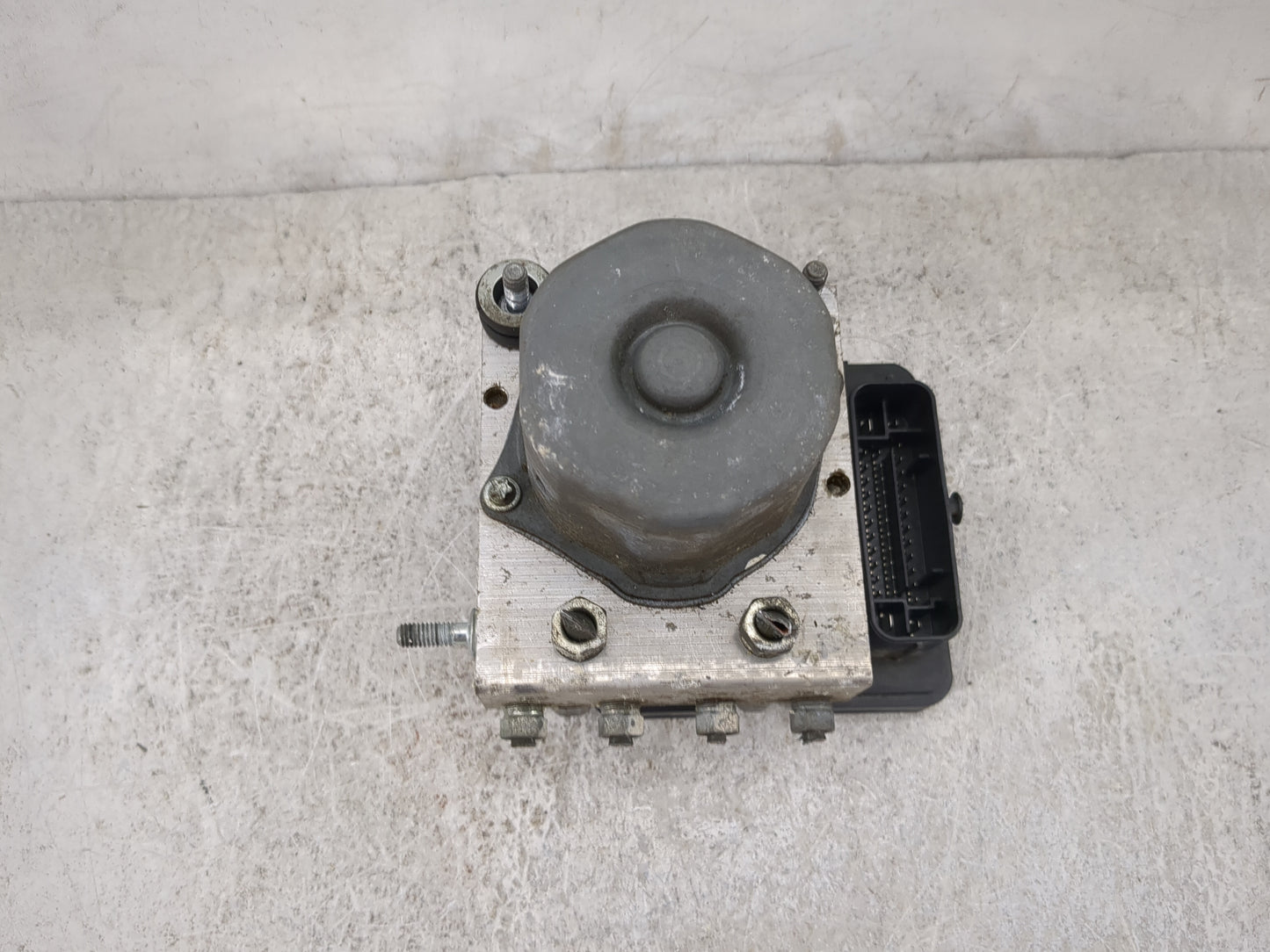 2013 Toyota Camry ABS Pump Control Module Replacement P/N:0265242053 0265951430, 44540-06090 Fits OEM Used Auto Parts - Oemu