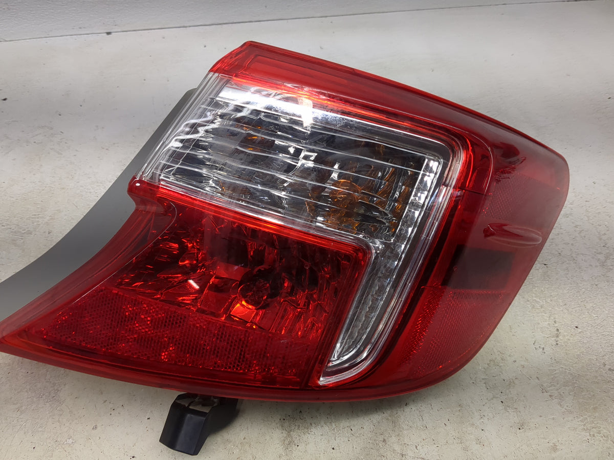 2012-2014 Toyota Camry Tail Light Assembly Passenger Right OEM P/N:06-197 Fits Fits 2012 2013 2014 OEM Used Auto Parts - Oem