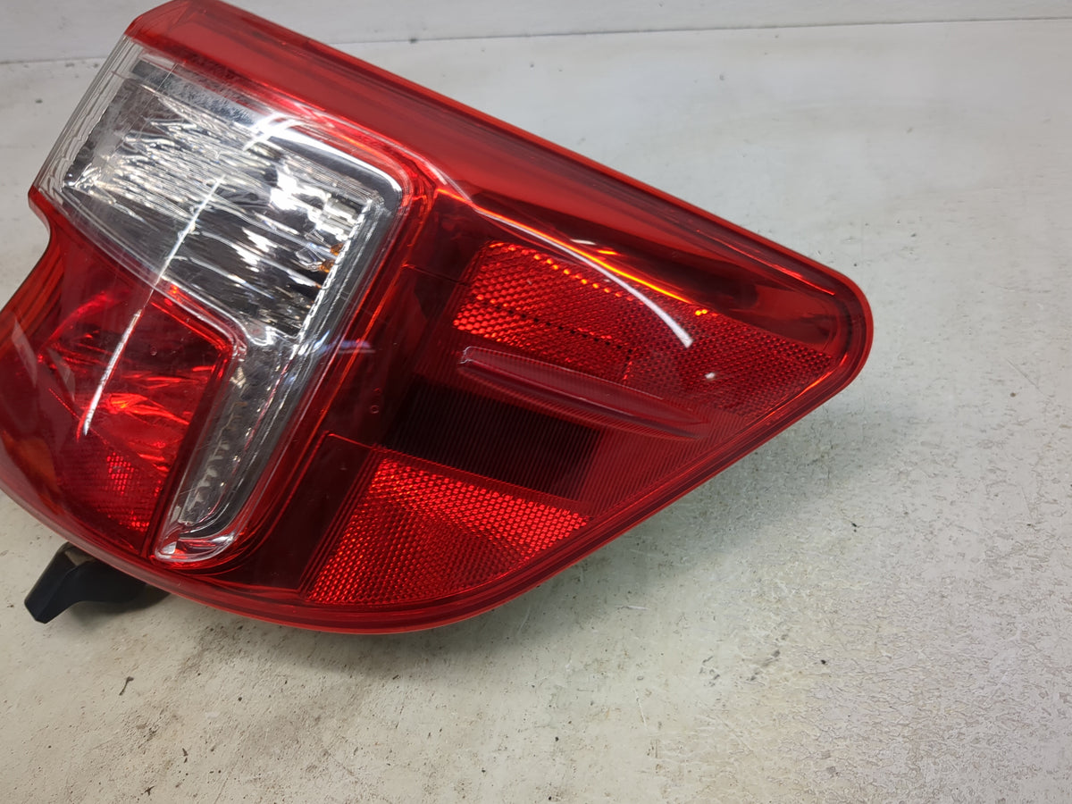 2012-2014 Toyota Camry Tail Light Assembly Passenger Right OEM P/N:06-197 Fits Fits 2012 2013 2014 OEM Used Auto Parts - Oem