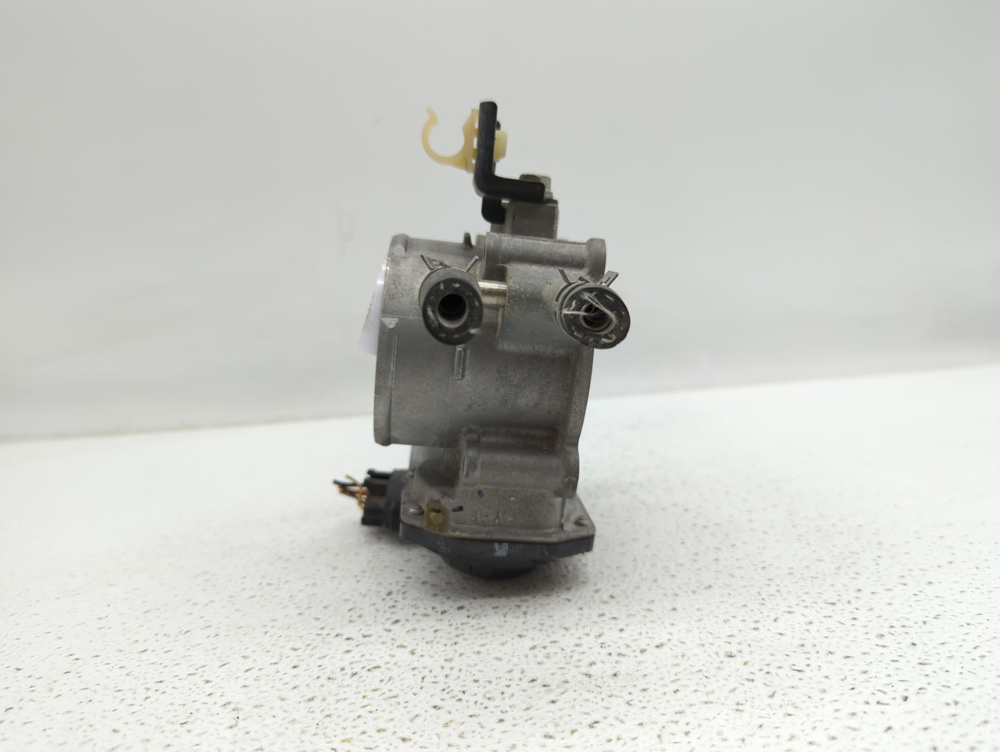 2010-2017 Toyota Camry Throttle Body P/N:22030-36010 22030-0V010 Fits Fits 2009 2010 2011 2012 2013 2014 2015 2016 2017 2018