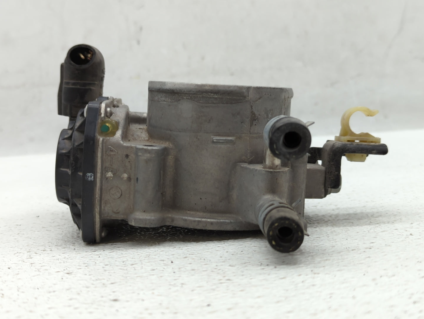 2010-2017 Toyota Camry Throttle Body P/N:22030-0V010 Fits Fits 2009 2010 2011 2012 2013 2014 2015 2016 2017 2018 2019 OEM Us