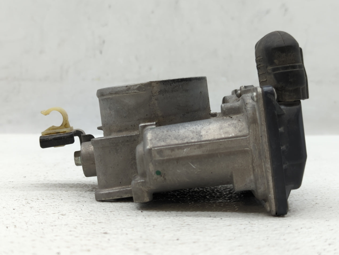 2010-2017 Toyota Camry Throttle Body P/N:22030-0V010 Fits Fits 2009 2010 2011 2012 2013 2014 2015 2016 2017 2018 2019 OEM Us