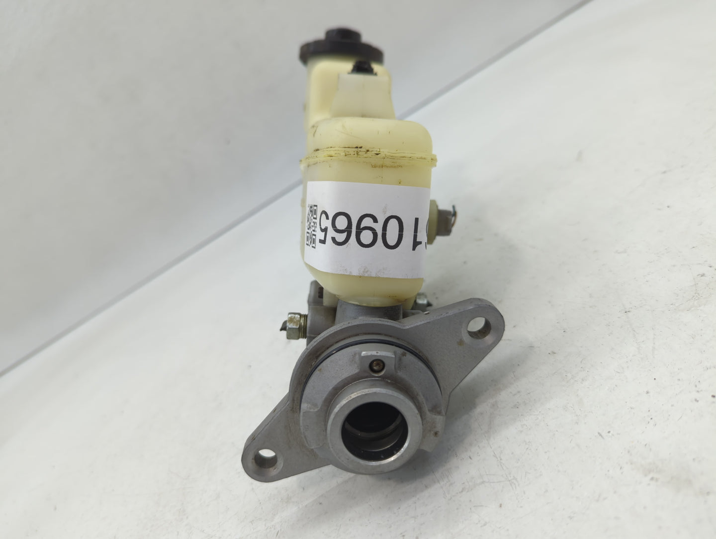 2013-2013 Toyota Camry Brake Master Cylinder - Oemusedautoparts1.com
