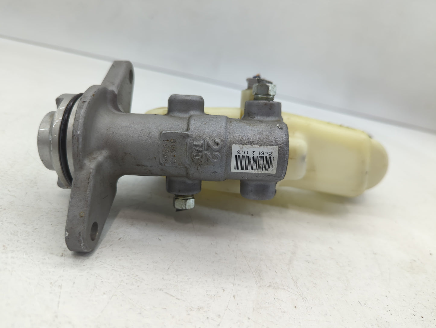 2013-2013 Toyota Camry Brake Master Cylinder - Oemusedautoparts1.com
