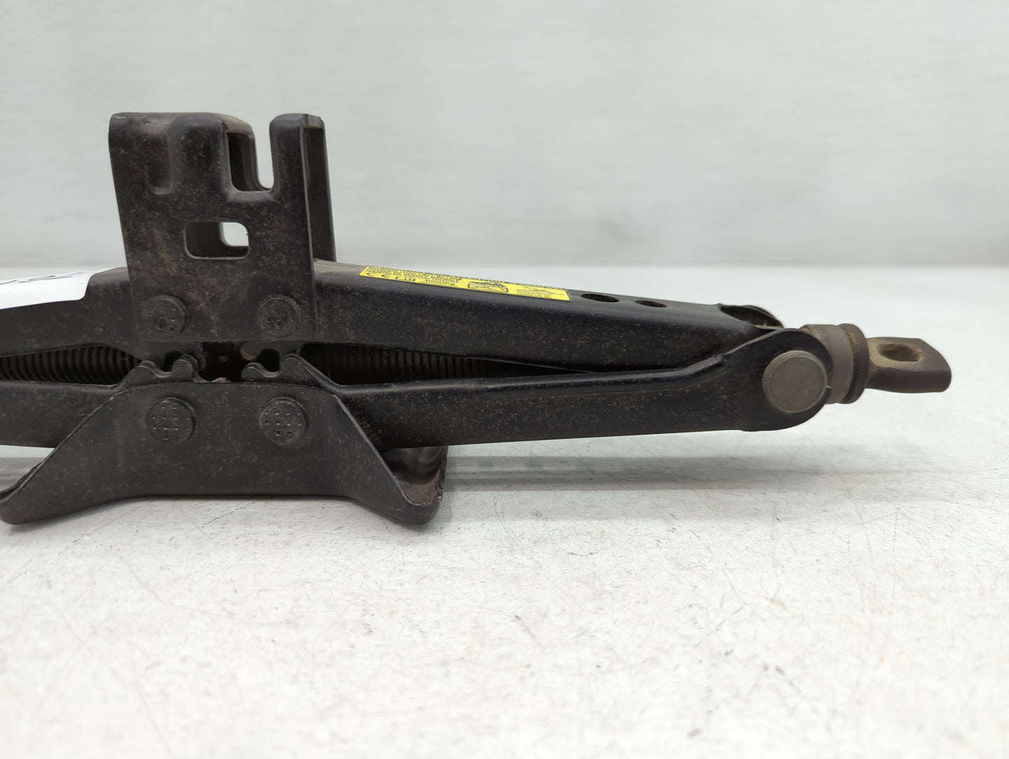2013 Toyota Camry Spare Scissor Car Jack 761393 - Oemusedautoparts1.com