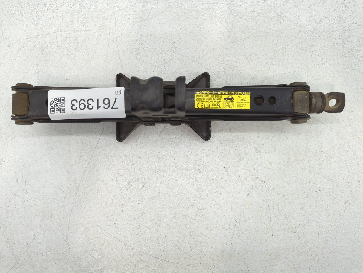 2013 Toyota Camry Spare Scissor Car Jack 761393 - Oemusedautoparts1.com