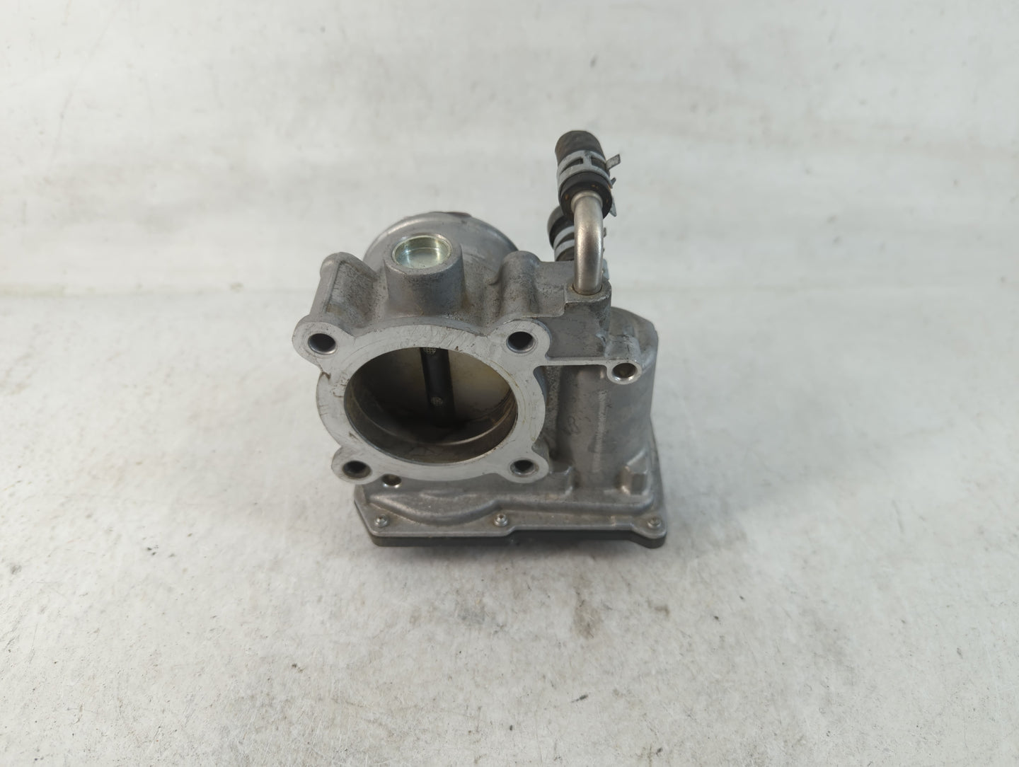 2012-2017 Toyota Camry Throttle Body P/N:22030-36020 Fits Fits 2012 2013 2014 2015 2016 2017 2018 2019 2020 2021 OEM Used Au