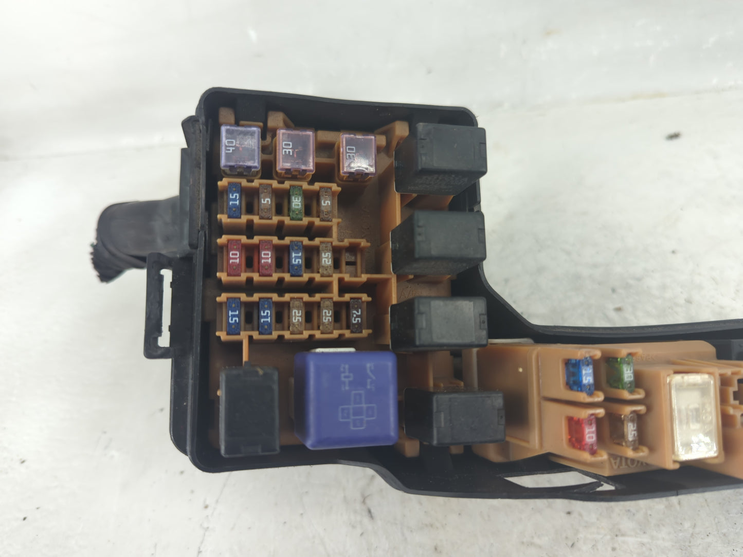 2009-2013 Toyota Corolla Fusebox Fuse Box Panel Relay Module Fits Fits 2009 2010 2011 2012 2013 2014 OEM Used Auto Parts - O