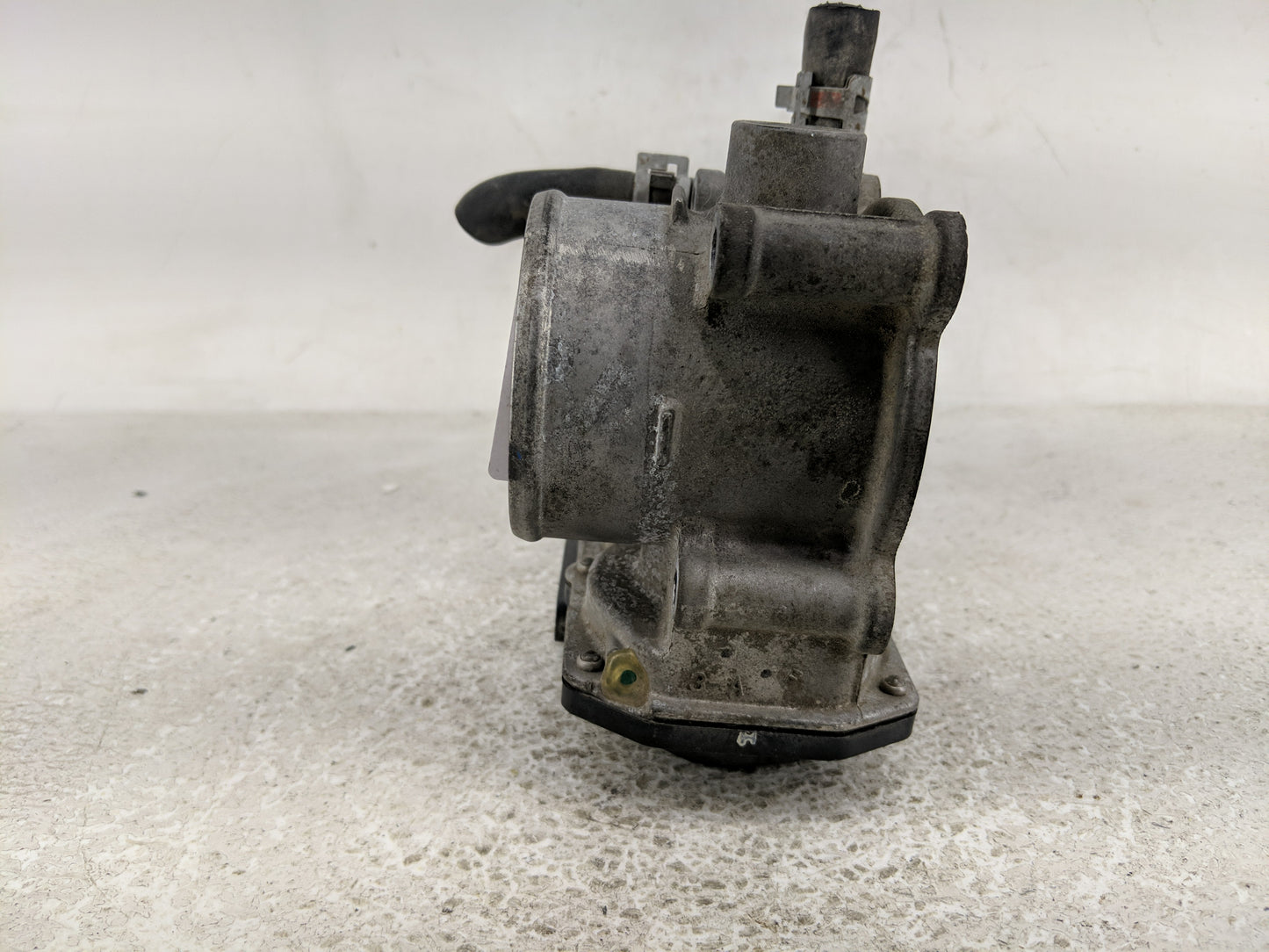 2011-2019 Toyota Corolla Throttle Body P/N:22030-0T080 Fits Fits 2011 2012 2013 2014 2015 2016 2017 2018 2019 OEM Used Auto 