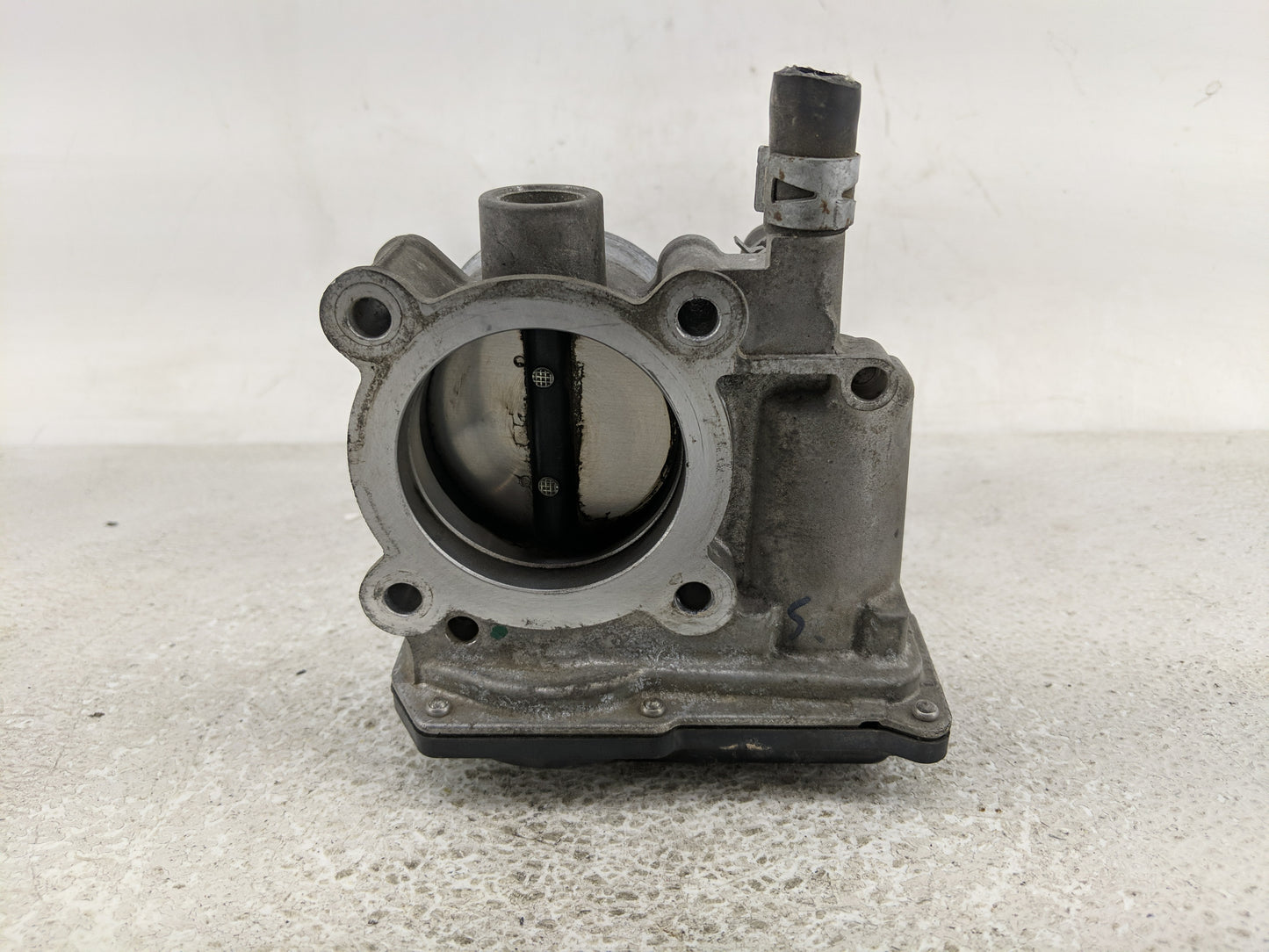 2011-2019 Toyota Corolla Throttle Body P/N:22030-0T080 Fits Fits 2011 2012 2013 2014 2015 2016 2017 2018 2019 OEM Used Auto 