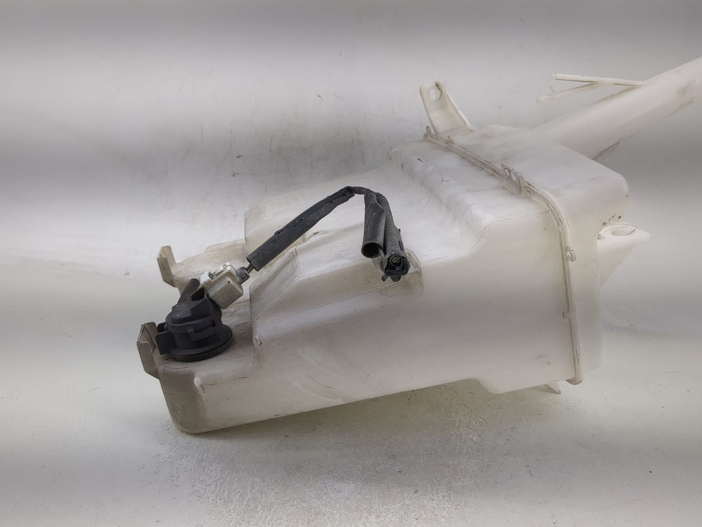 2009-2013 Toyota Corolla Windshield Washer Fluid Reservoir Bottle Oem - Oemusedautoparts1.com