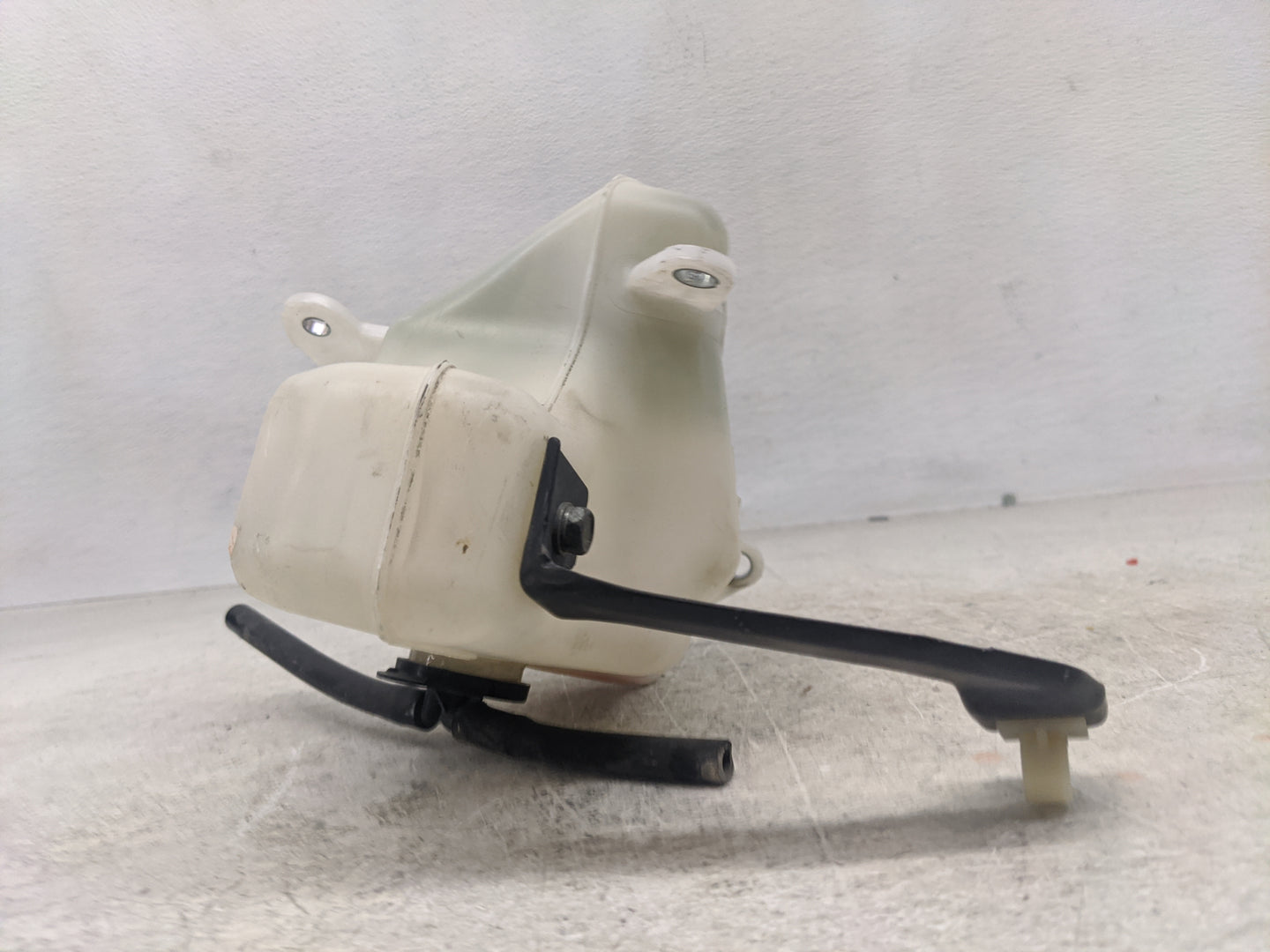 2009-2013 Toyota Corolla Radiator Coolant Overflow Expansion Tank Bottle - Oemusedautoparts1.com