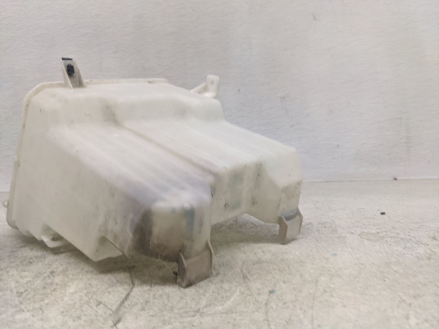 2009-2013 Toyota Corolla Windshield Washer Fluid Reservoir Bottle Oem - Oemusedautoparts1.com