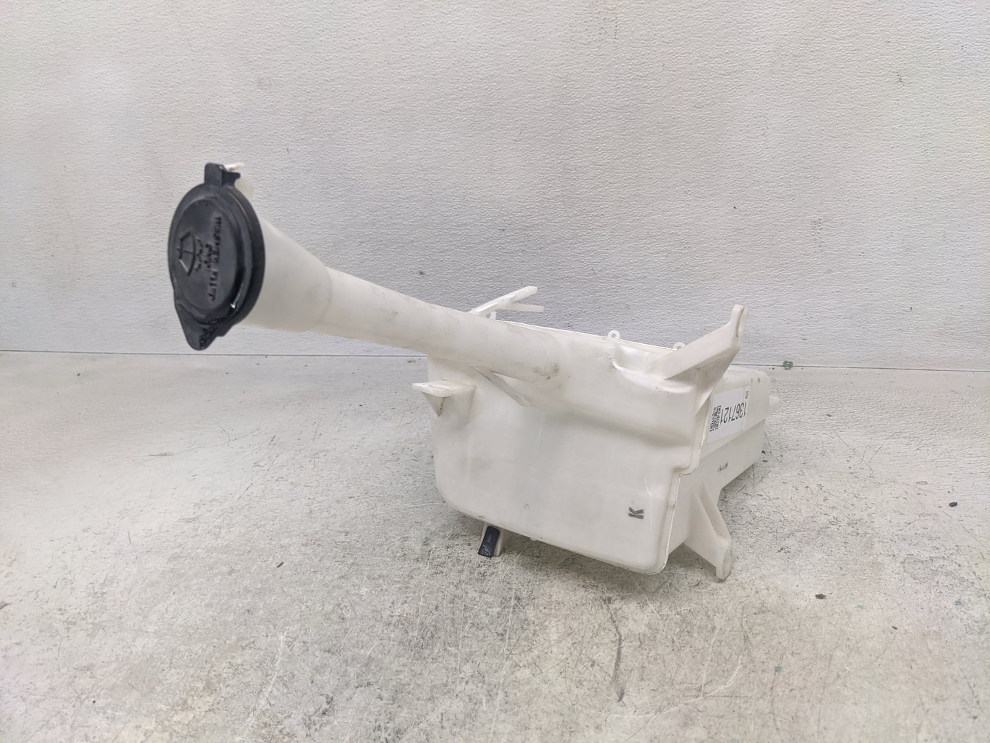 2009-2013 Toyota Corolla Windshield Washer Fluid Reservoir Bottle Oem - Oemusedautoparts1.com