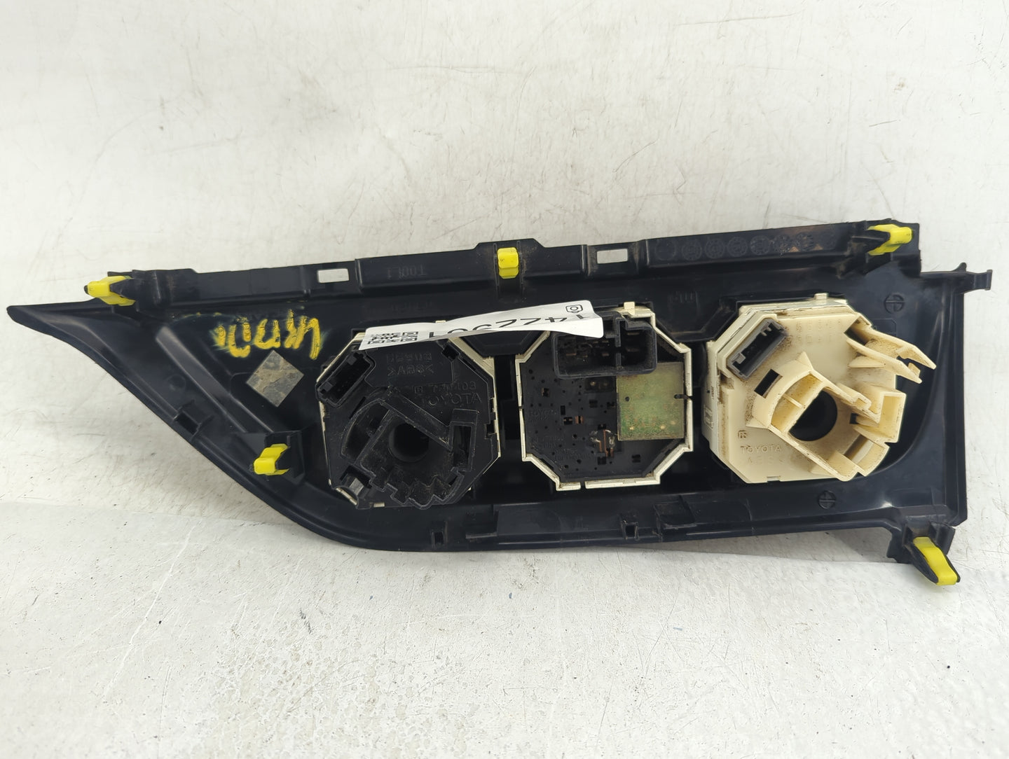 2009-2013 Toyota Corolla Climate Control Module Temperature AC/Heater Replacement P/N:75D403 Fits Fits 2009 2010 2011 2012 2