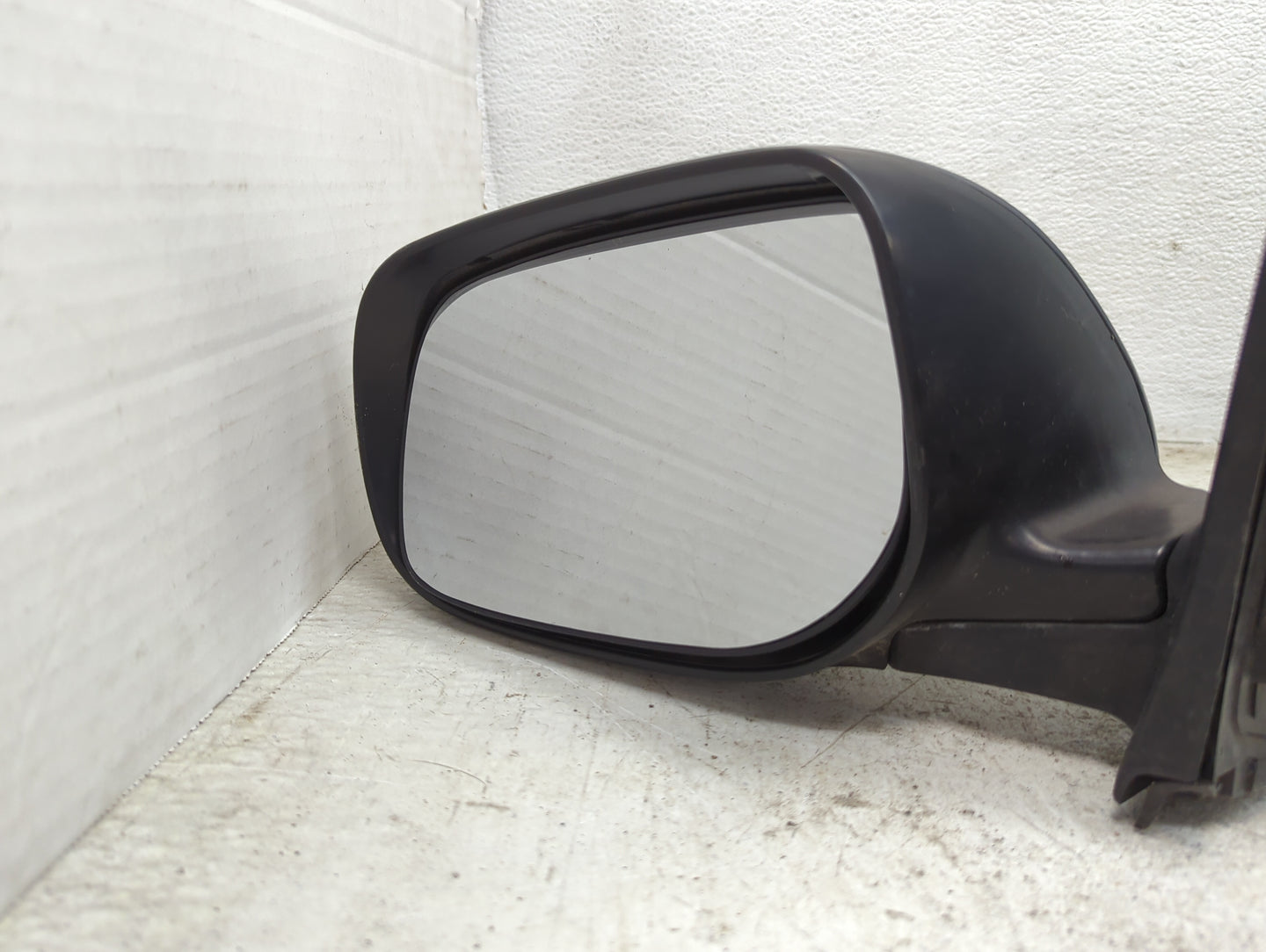 2009-2013 Toyota Corolla Driver Side View Mirror - Left Door Mirror OEM Used - Oemusedautoparts1.com