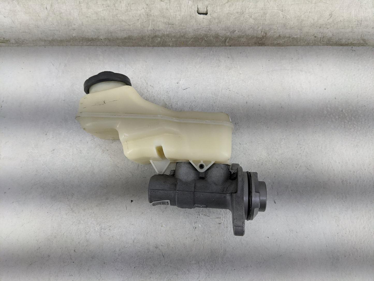 2010-2013 Toyota Corolla Brake Master Cylinder 1467582 - Oemusedautoparts1.com