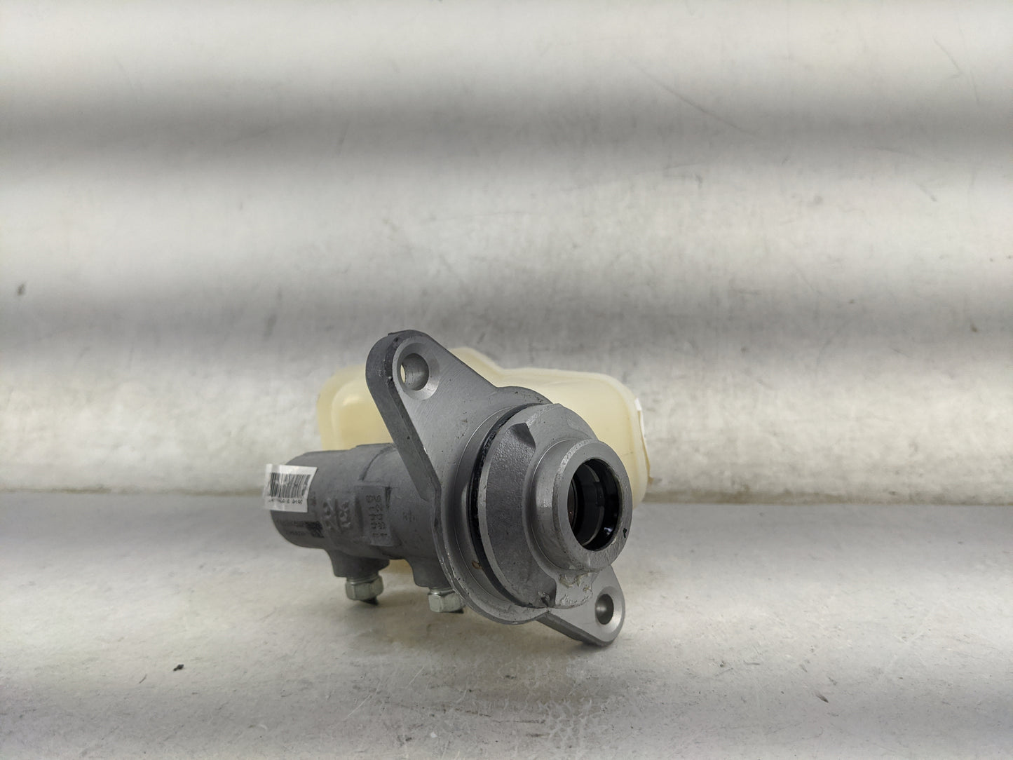 2010-2013 Toyota Corolla Brake Master Cylinder 1467582 - Oemusedautoparts1.com